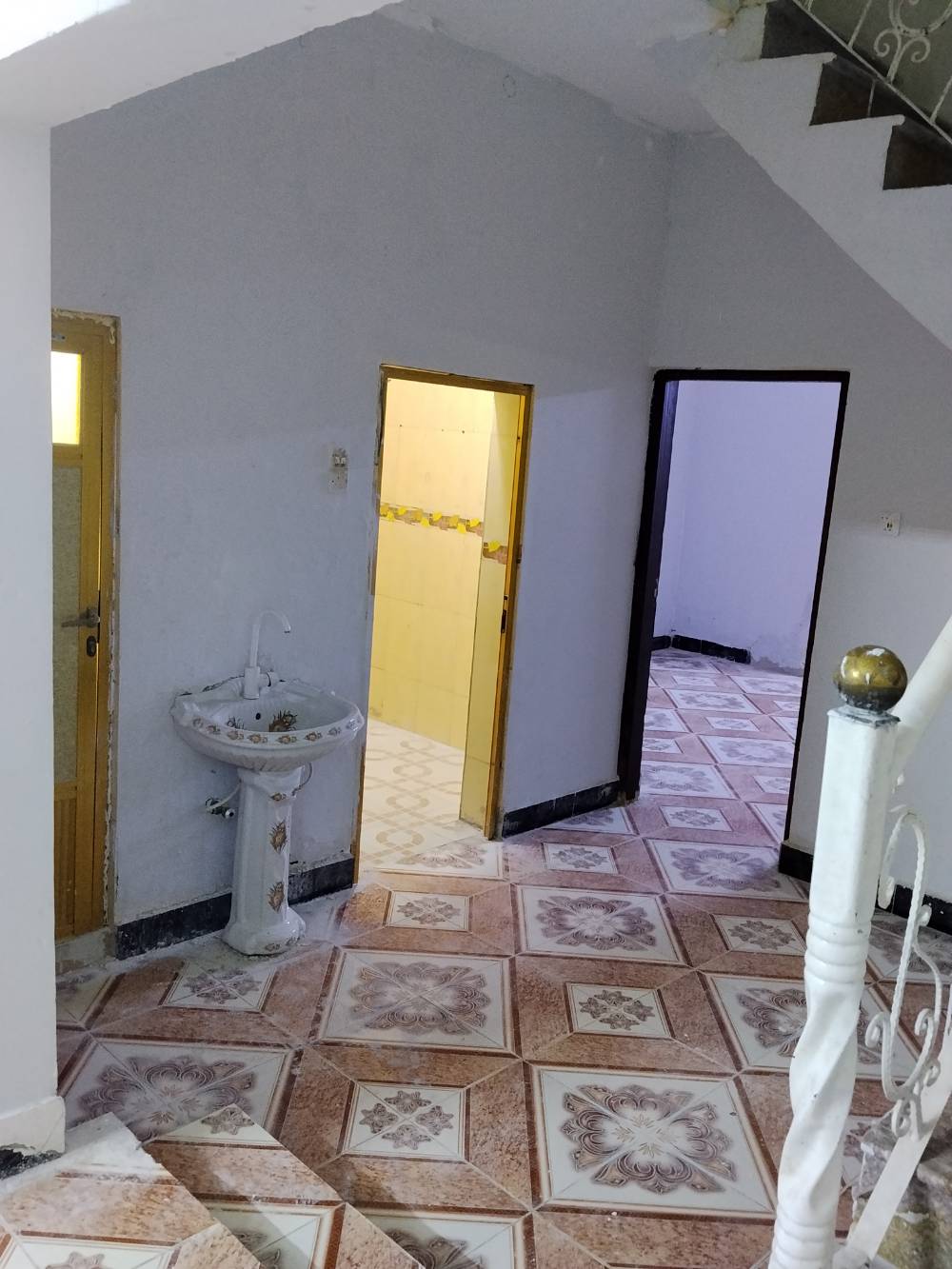 بيت طابقين • القبلة حي الجامعة • فارغ