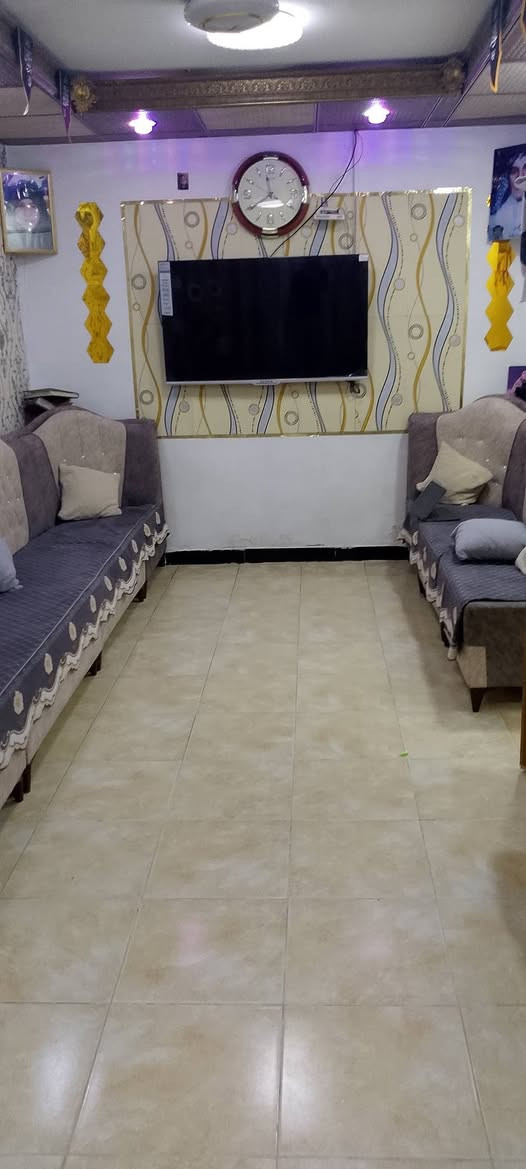 شقه طابق ارضي للبيع كافهوالخدمات مركز المدينه مدارس سوق قريبه طابو صرف باسمي مساحه 130سعر مناسب 85مليون وبه مجال جديده توني مرممه تواصل واتساب *********** البصرة, العراق
