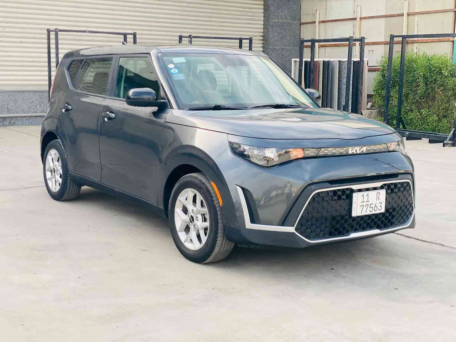 كيا صول موديل 25 رقم بغداد 
السعر 132 وبيه مجال ماشيه 7الف صور الحادث منشوره بجم كبس اتصال ع *********** غير متواجد ع فيس
