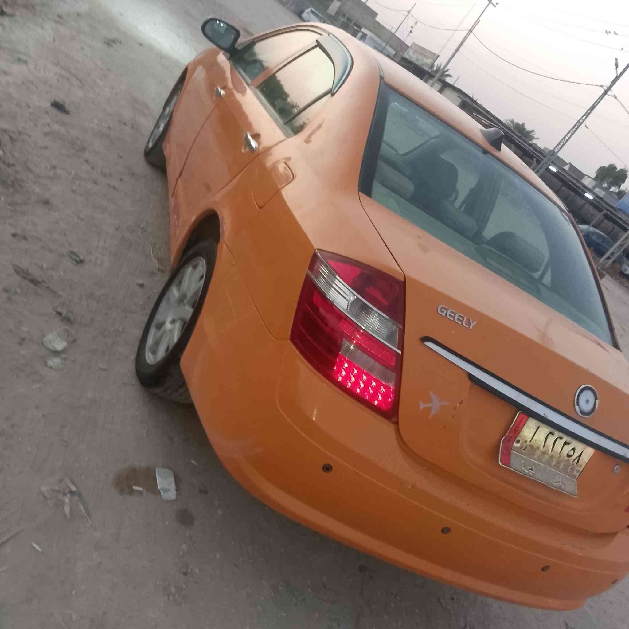 مرحبا جيلي موبل السعر ٢٨ ورقه 

بسعر سايبه 

كير حداديه 

ترايها كلش حلو 
مكينه ماتنسمع. 
فقط بخار بيها 

راعيها يمي بعفك 

شاشه ومصفره من كلشي 

كبل لشارع 
بدون مراوس بيع مستعجل. 
***********
