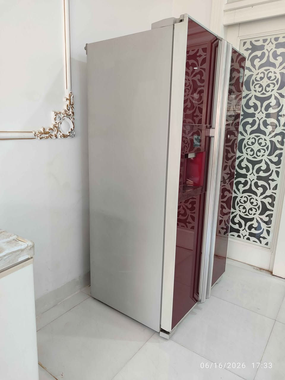 ثلاجة+مجمدة ،ذات بابين مع بخار وصنع ثلج ماركة LG كوري اصلي قليل مستعمل مال البيت سبب البيع هو عدم وجود مكان في مطبخ وكونتر اضطريت ان اشتري ثلاجة اصغر من هذا.رقم موبايل (***********) . أربيل, العراق
