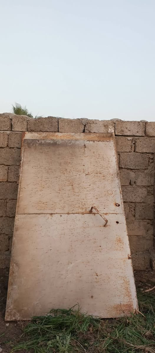 السلام عليكم أبواب حوش للبيع واحد طول مترين وعرض مترين 35 والثاني طواله 185وعرضه مترين35 سعرهن ثنيهن 150الف للاستفسار الاتصال على الرقم ‏‪***********‬‏
