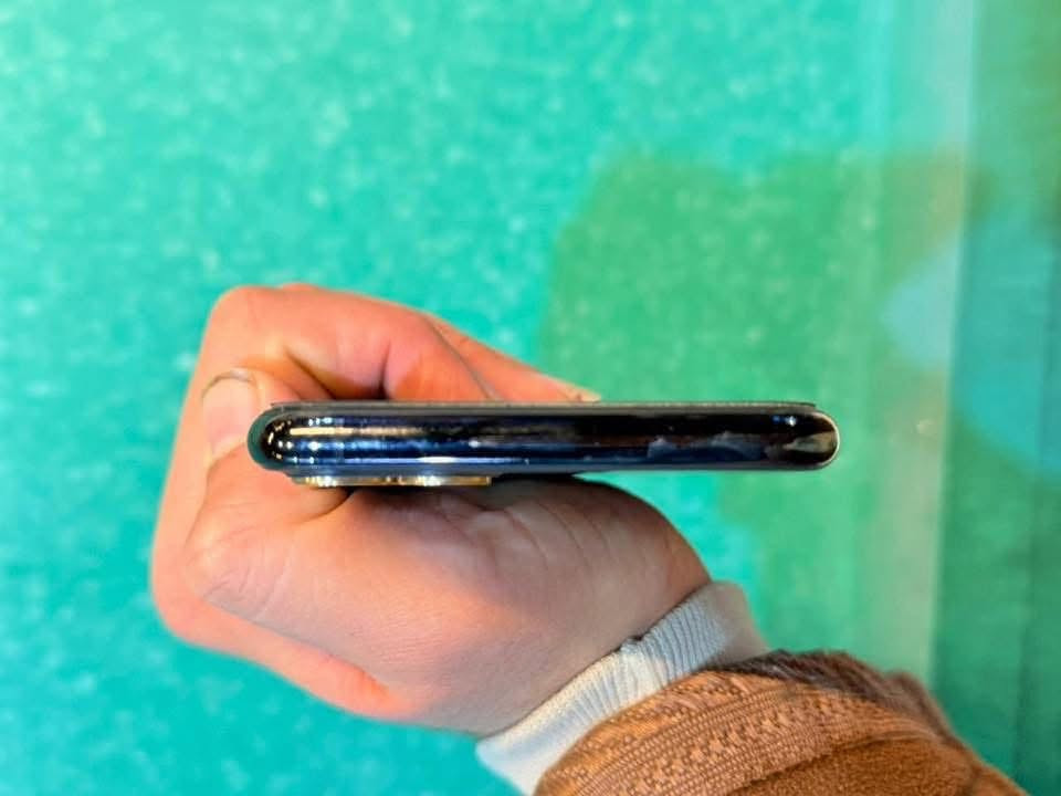 السلام عليكم ورحمة الله 11 برو ماكس شرط شخط مايي   ذاكره 512 بس بطاريه مبدله اصليه من شركه ابل فيس إيدي شغال بصمه الوجه  شرط شخط ما بي مايصرف شحن السعر 370 وبي مجال قليل  ويرهم مراوس ايفون فقط شعندك نزل معه ذكر السعر ***********
