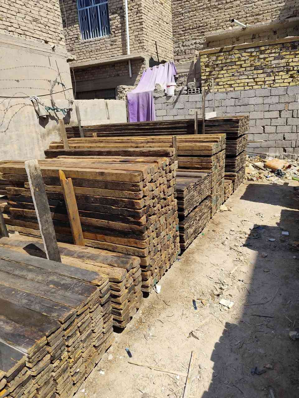 قالب خشب مستعمل للبيع العدد 15مكعب العنوان بابل هاتف *********** سعر مناسب
