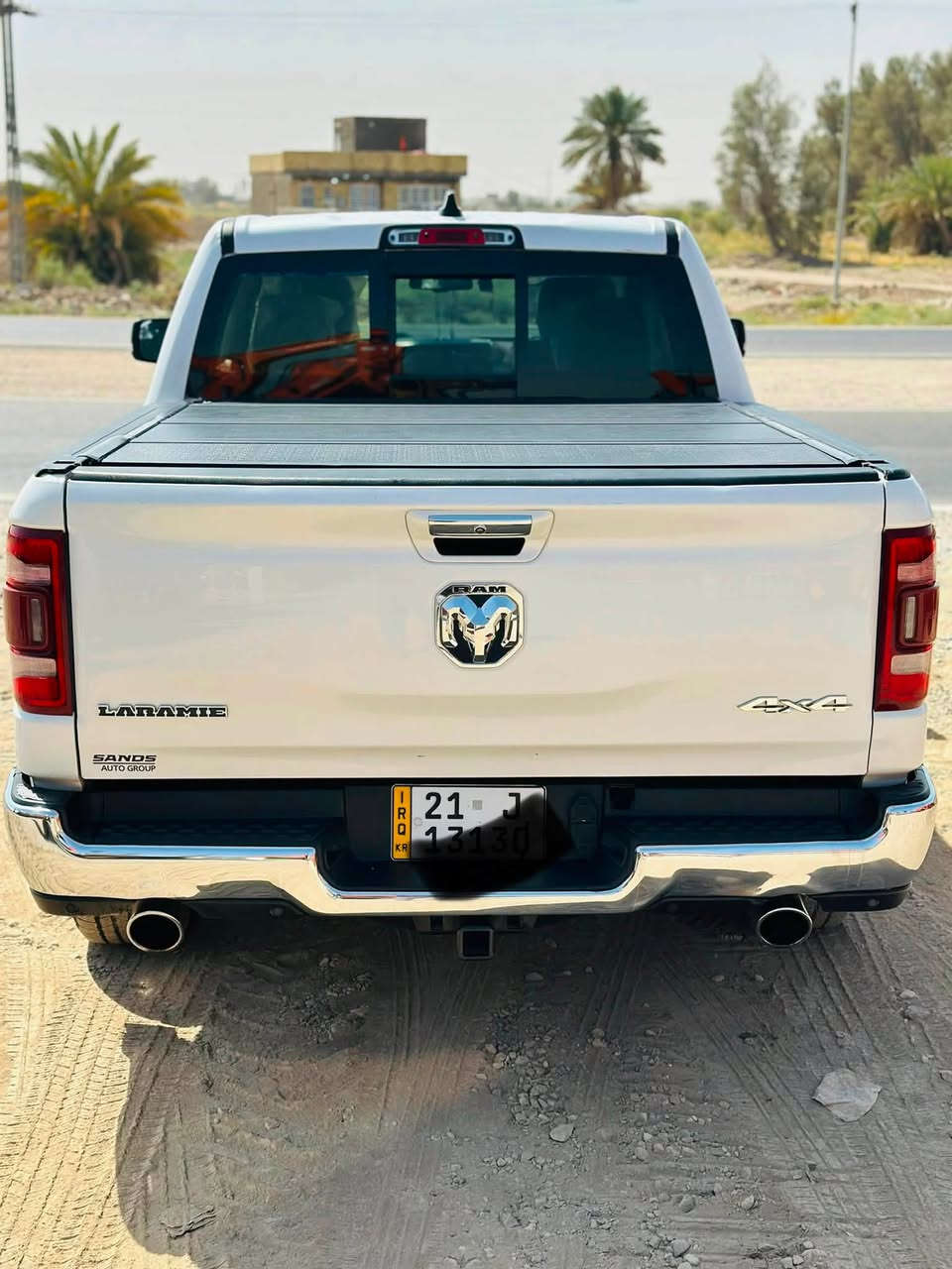 للبيع رام 1500 لارامي – موديل 2020 🔥🚘
🔹 الفئة: Laramie
🔹 المحرك: HEMI 5.7 V8
🔹 الممشى: 165,000 كم
🔹 الرقم: سليمانية – بسمي
🔹 الموقع: بغداد

✨ المواصفات:
• رادار خلفي
• حساسات أمامية
• كشنات جلد كهرباء
• كشنات تدفئة وتبريد
• ستيرن تدفئة
• مرايات شفط
• السيارة مرفوعة نجين ونص. 
باب طويل بدي قصير المرغوب
⚠️ ملاحظة: السيارة بيها حادث، والحادث موضح بالصور، 

📞 للتواصل:***********
🌹
