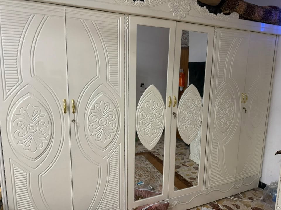 السلام عليكم غرفه نوم 9 قطع مستخدمه قليل بغداد البلديات
*********** اخذتها مليون و50 قيم واخذها بالعافيه اذا تحب تجي تشوفها هلا بيك بدوون دوشك
