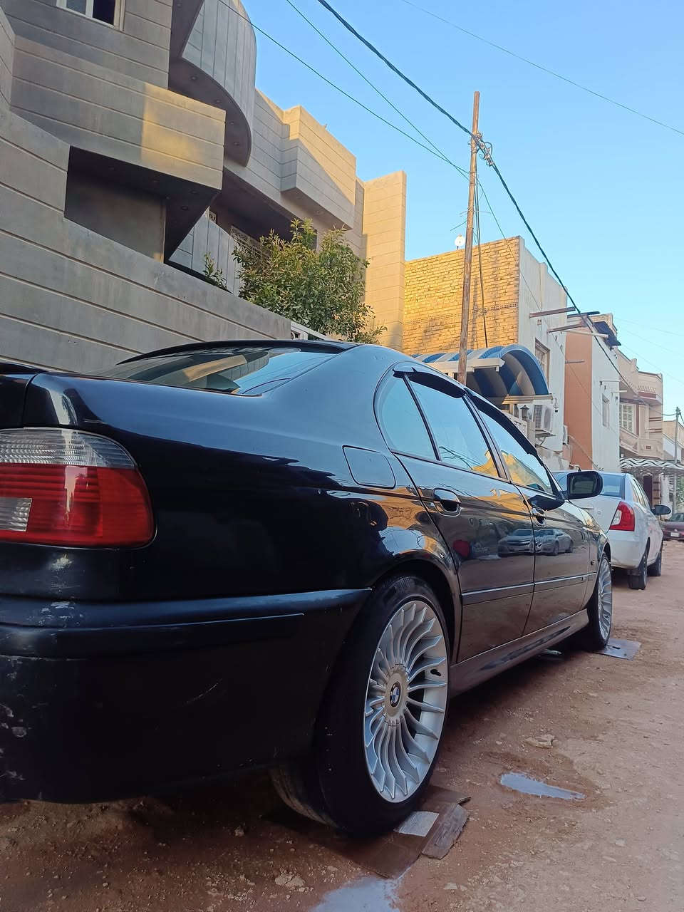 اسود • ٢٠٠١ • رقم بغداد