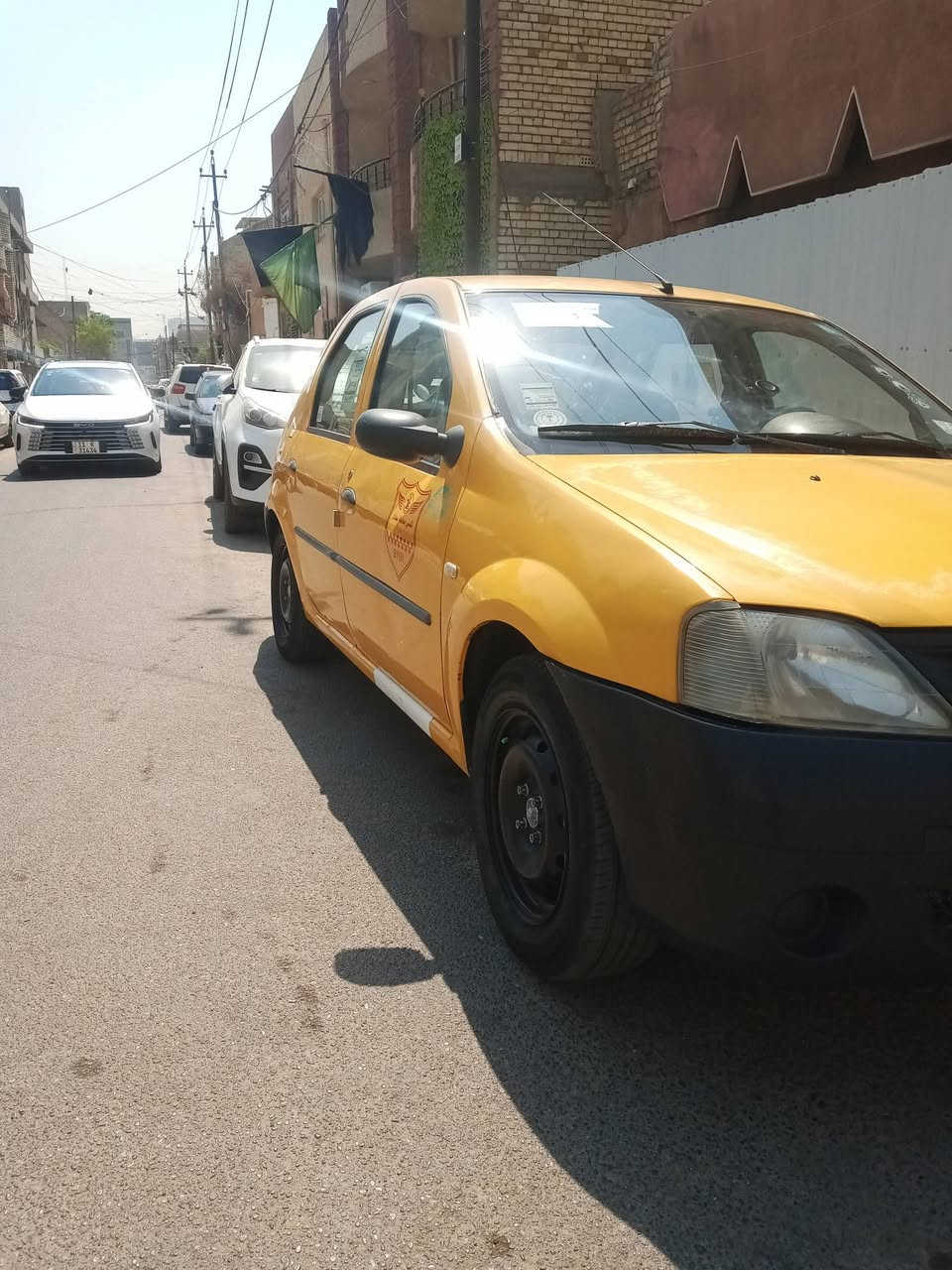 السلام عليكم رينو لوكان موديل 13
سيارة جاهزة من كلشي نضيفة كلش تخم تاير كير مكينه بيها تنقيص دهن تبريد ثلج صدر امامي جديد  باب السائق بيها صبغ فقط سنوية جديدة هزة جديدة هيئة غرامات مصفرة
مكاني بغداد الكرخ 
*********** 
السعر 43
