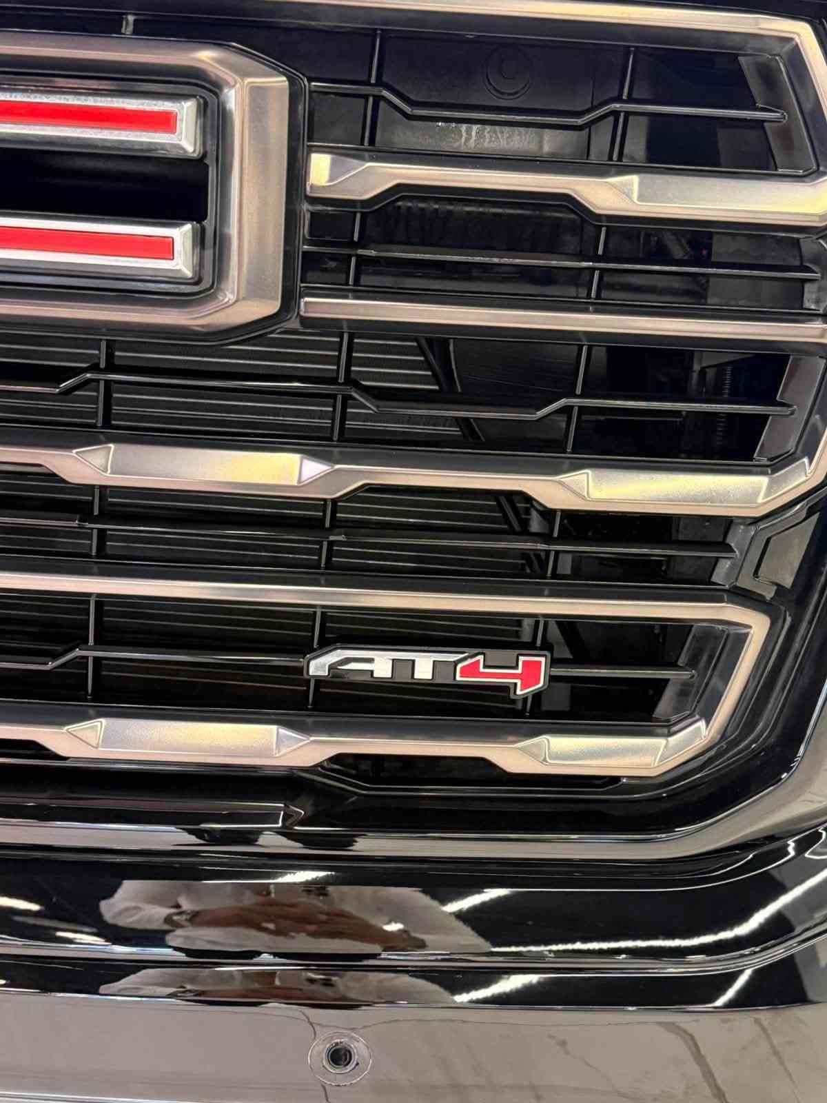 توفرت لدى شركه المهند جمسي يوكن  AT4
للتواصل ع رقم 
*********** 

نور مؤيد

نص مكتوب في الصور:
- GMC GMC | YUKON | AT4 Engine: 6.2 L / V8 EcoTec3 / Gasoline Horsepower: 420 HP Torque: 623 N.M Transmission: 10 Speed Automatic Drive: AWD Tires: 275 / 60 R20 with Alloy wheel Model Year/ 2026 • Premium Genuine Leather Seats. • 16-Way Power Front Seats with Massage Function. • Heated & Ventilated Front Seats. • Magnetic Ride Control Suspension. • Four-Corner Adaptive Air Suspension. • Up to 2 Inches of Vehicle Lift For Off-Road Driving. • 16.8-Inch Center Display & 11-Inch Driver Display. • 8-Inch Rear Climate Control Touchscreen. • Power-Folding Side Steps. • Hands-Free Power Liftgate. • Bose Premium Audio System with 18 Speakers. • Super Cruise Hands-Free Driving Technology. • Night Vision System. • HD Surround Vision Cameras with 9 Viewing Angles. • Comprehensive Driver Assistance Systems for Parking & Maneuvering. • Panoramic Sunroof. المحرك: 6.2 لتر/ 8 سلندر بنزين القدرة الحصانية: 420 حصان العزم: 623 نيوتن متر ناقل الحركة: 10 سرعات القيادة: نظام دفع رباعي الاطارات: 275 / 60 R20 مع عجلات من الألمنيوم سنة الصنع/ 2026 • مقاعد جلد طبيعي فاخر. • مقاعد اماميه كهربائية ب16 وضعية مع خاصية المساج. • تدفئة وتبريد للمقاعد الامامية. • نظم التحكم المغناطيسي بالتعليق. • تعليق هوائي متكيف بأربع زوايا. • امكانية رفع المركبة للطرق الوعرة بما يصل الى 2 انش. • شاشة عرض مميزة قياس 16.8 بوصة وشاشة سائق 11 بوصة. • تحكم خلفي بالمناخ عبر شاشة لمس 8 بوصة. • دواسات جانبية كهربائية قابلة للطي. • باب خلفي يعمل بالاستشعار. • 18 مكبر صوت فاخر من بوز. • مثبت سرعة سوبر بدون استخدام اليدين. • نظام الرؤية الليلية. • كاميرات ورؤية محيطية عالية الدقة 9 زوايا. • مجموعة أنظمة متكاملة لمساعدة السائق على الركن والمناورة. • فتحة سقف بانورامية.