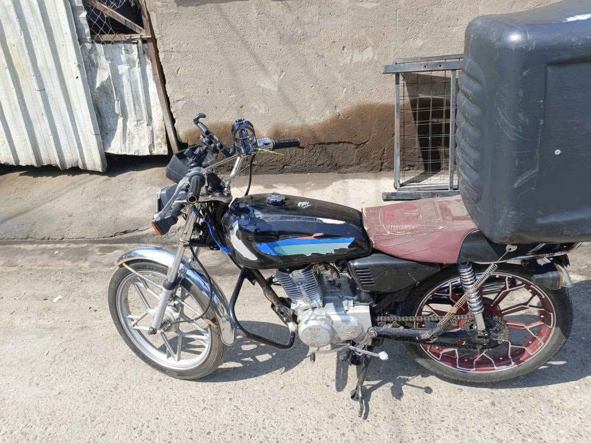 السلام عليكم 
  دراجه ايراني 4 كير  
موديل 22 
مكينه ناعمه نكره هندر تشتغل 
نواقص بسيطه يكلفنك 30الف 
 
سعره 375الف 
مكان بلديات 
واتساب بس ***********
