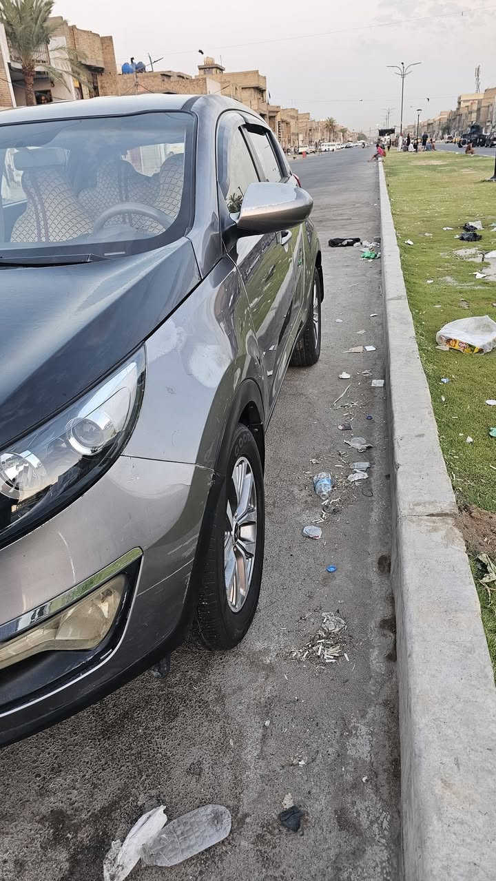 السلام عليكم
سبورتج وارد موديل 2015 حادثه جمالغ وبنيد وبيه صبغ بمناطق بسيطه محرك 2400 كير محرك صدر نظيف جدا منضومه تبريد جديده واصليه سياره كامله من كل شي باسمي تحويل ثاني يوم مكاني بغداد مدينه الصدر *********** السعر 125
