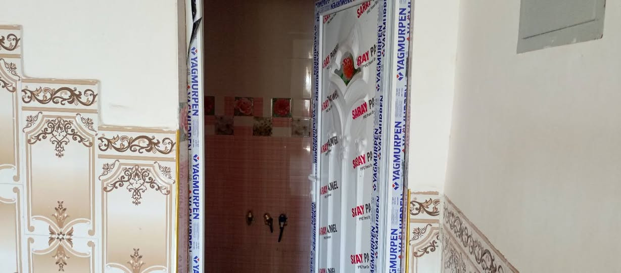 السلام عليكم 

بيت طابقين في منطقة الوافدين الواجهيه الاولى  الطابق الأول كامل و الطابق الثاني غير كامل عوز بس لبخ و كهربائيات 
 
المساحه 150 متر 

ويحتوي على 

استقبال + صاله + غرفة نوم + مطبخ + حمام داخلي + وصحيات خارجيه 

للستفسار عن سعر البيع الرجأ الاتصال على الرقم التالي 
‏‪***********‬‏

***********
