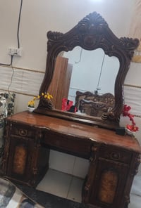 غرفة كاملة للبيع خشب صاج اصلي، ميز تواليت و زاوية و كنتور 6 ابواب و زا...