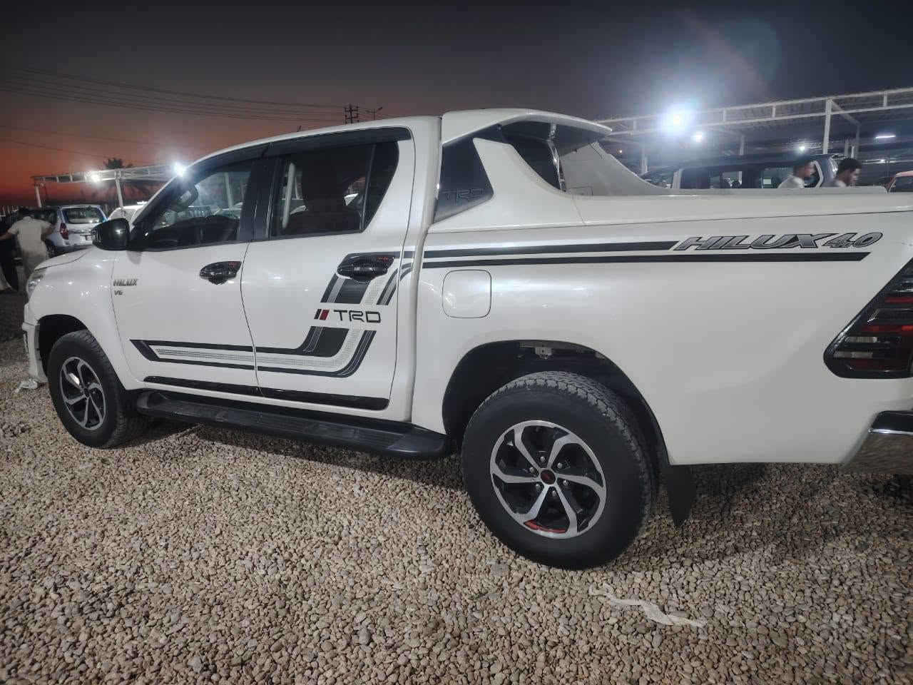 السلام عليكم بيكم TRD  ٢٠١٩ كفاله عامه ماشيه ١٦٠ رقم اربيل السيارة جديده سعرها ٢٨٠ وبيها مجال بسيط رقم ***********
