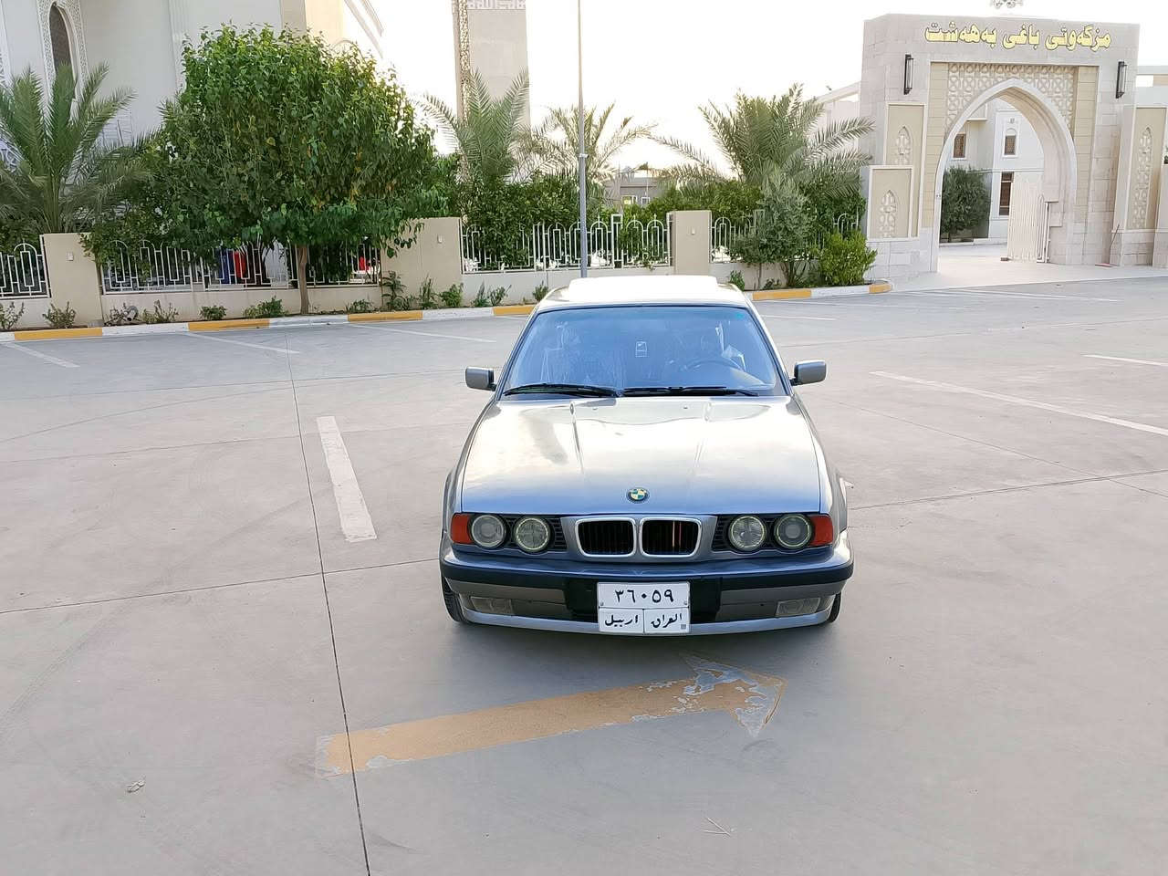 بۆفرۆشتن بیئێم مۆدیل91 مەکینە520کەپس گێڕ عادی  گێڕ و مەکینە بەشەرت تەقەو ڕەقەی نیە کارەبای کامل مەزبوت  تەبرید لەسەر سویچ abs پاوەر سلایت قفل مەرکەزی و کۆنتڕۆڵ جام کارەبای چوار تایەو ویلی خاوێن دەعامی بۆ دەعامی بەشەرت 4وەرەقە غرامەی لەسەرە .. گێڕ مەکینە تەبرید تەحویل براوە غڕامە بەشەرت سعری 43معامەلە***********
