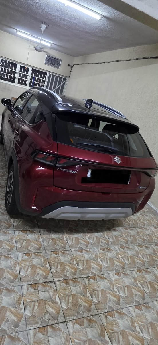 سوزوكي فرونكس
تو كلرز 
Mild hybrid
1500CC - 105 HP
9600km - 2025
 المواصفات الفنيه للسياره:
•جنط16 
•بصمة 
•فوانيس ليد امامي ، خلفي 
•فوج لايت 
•مرايا ضم 
•حساس ركن امامي , خلفي
•كاميرا ٣٦٠ 
•شارة مرايا 
•6 ايرباج 
•كاسيت تاتش 
•مداخل :  usb 
•تكييف ديجتال 
•شاحن لاسلكي 
•تحكم طارة 
•مثبت سرعة 
•اوامر صوتية 
•بلوتوث
ESP ESP ABS
السعر ٢٨ مليون وبيها مجال بسيط
***********
