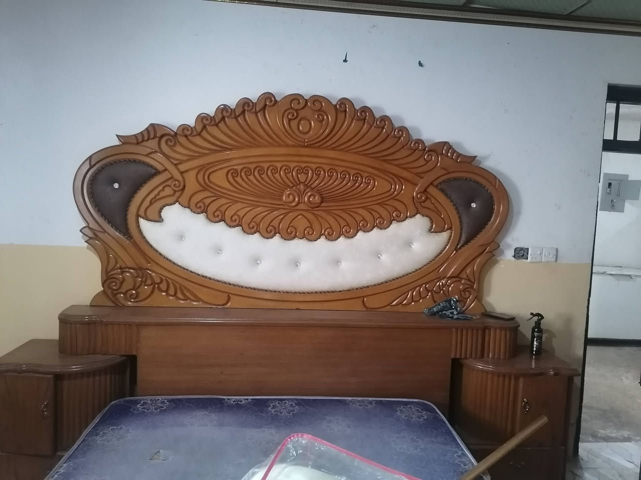 السلام عليكم قرفه للبيع خشب ثقيل السعر مناسب
التواصل عل رقم***********
