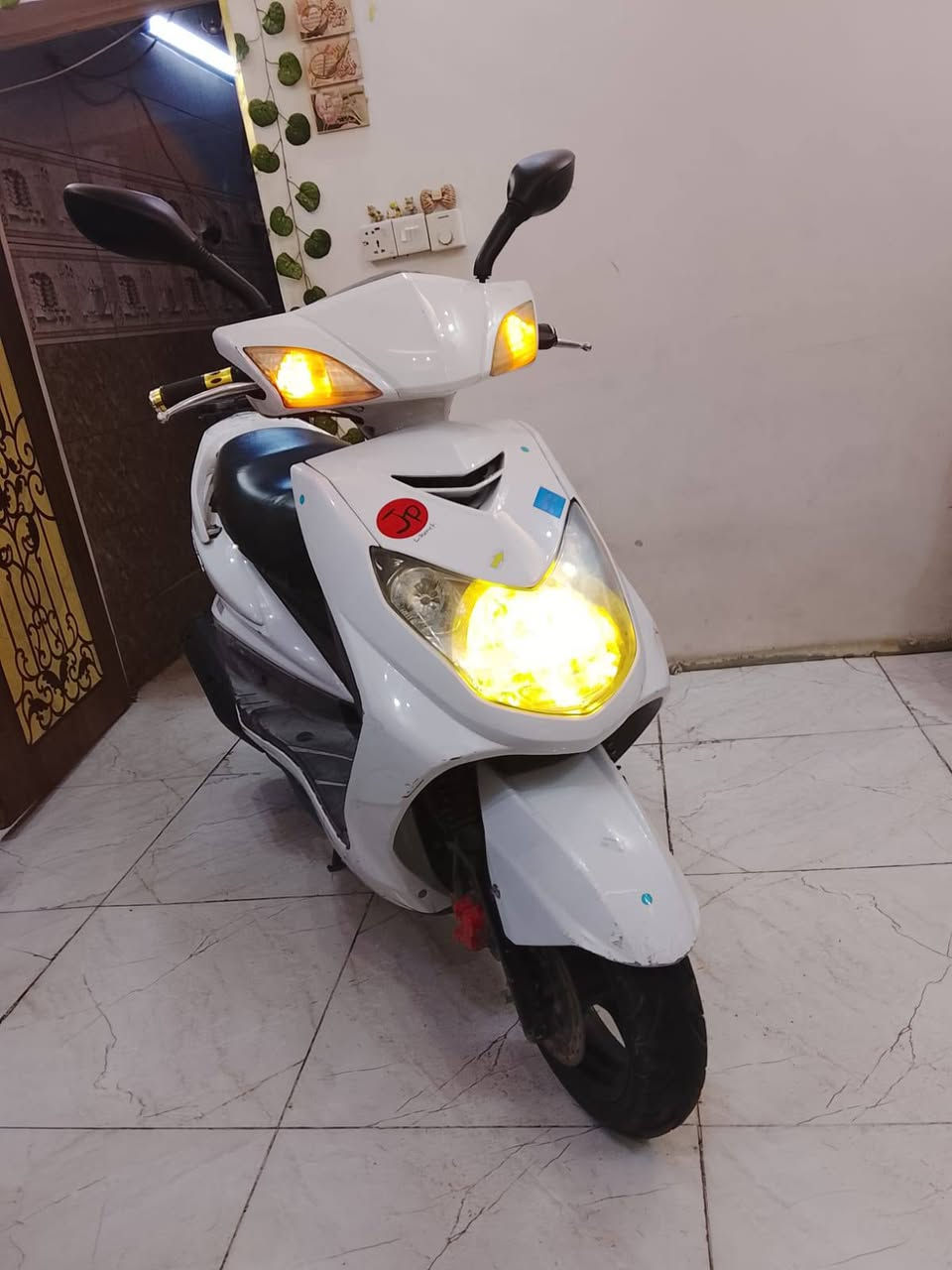 سلام عليكم سكنس فحل رمبه بعدهي بحاله الوكاله مكينه مينسع صوتها ناعمه خير من الله او علفحص نكره سلف كل وقت اخوان دراجه كفاله عامه يعني نقص واحد مابيها اوراق المعرض موجوده السعر 750 عنواني بغداد قرب ملعب الزوراء ***********

