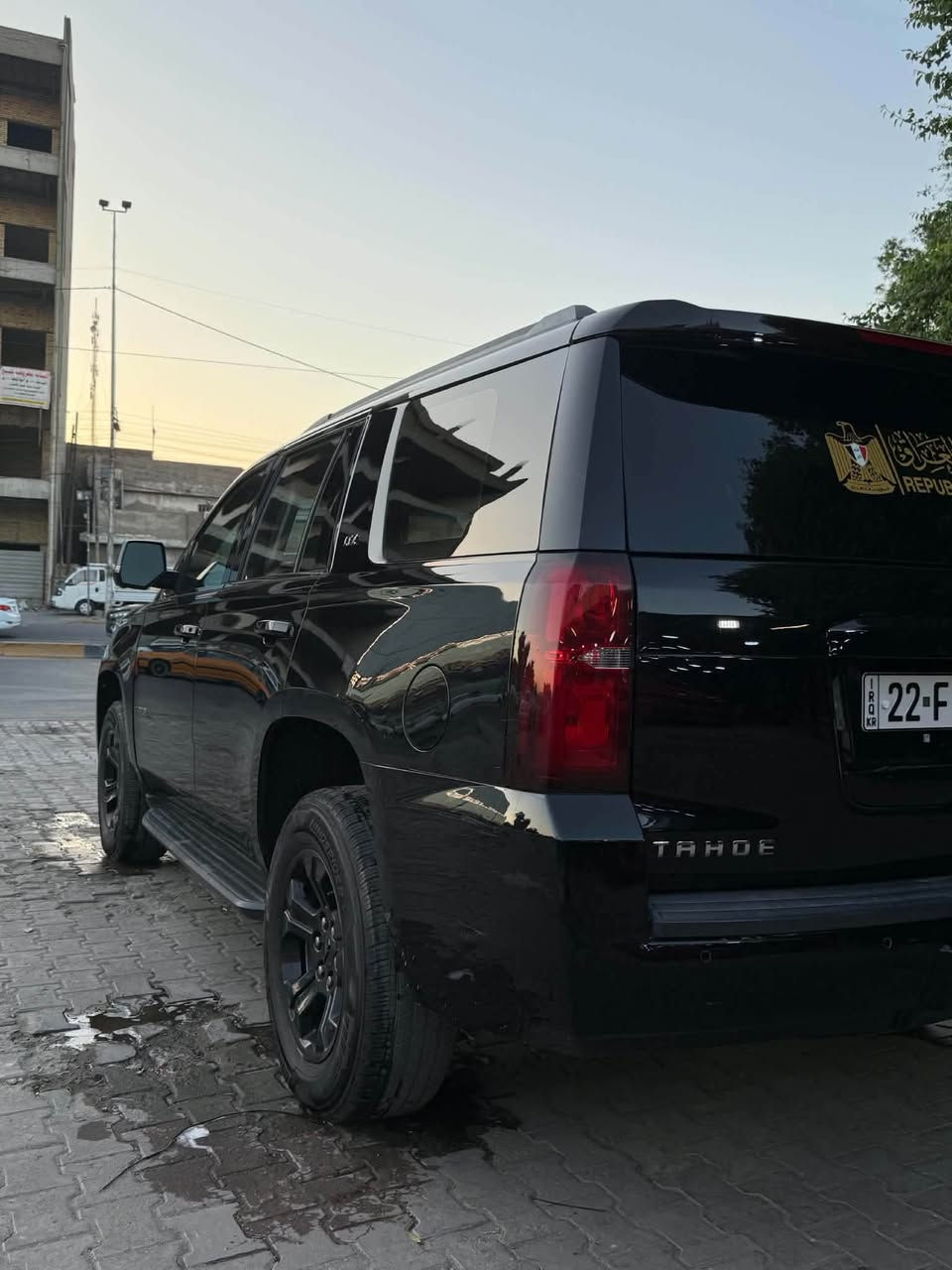 سلام عليكم
لبيع تاهو موديل 17 ماشيه 110الف كيلو مكفوله من الدواخل وشاصي ولغد طاك بيها فقط دركه وراجعه سستم سياره جديده بنيد فقط وجاملغ بيه صبغ سياره قطعتين فقط لا غير  
مواصفات لسياره 
1.    كراسي كهرباء
2.    تبريد 3قطع
3.    ثلاجه
4.    قاصه
5.    مثبت سرعه
6.     منظومه زنون
7.    ويل 18 +تخم تاير جديد
8.  حساسات خلفي 
9.    رقم اربيل جديد سعر 28 وبي مجال مكاني بغداد المنصور ‭***********‬ وات ساب متواجد
