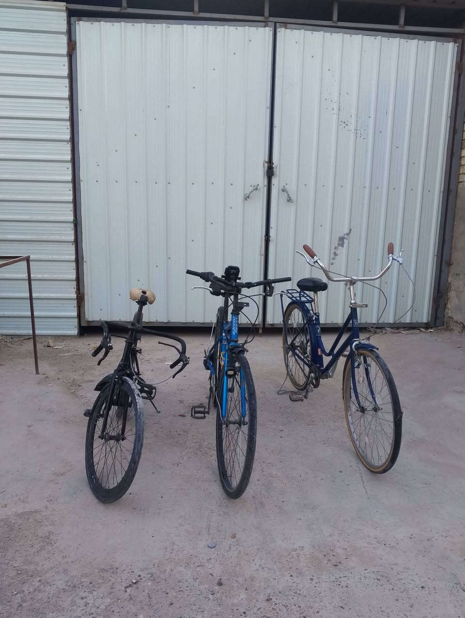 بي مجال C700 ازرق سعر 75 بي مجال C700
اسود سعر 35 بي مجال باسكل اسود مصبوغ خوان
بي نقوصات جوب مامي واير وسيم ماكير خلفي و
مامي واير وسيم بريك مامي فقط مكاني بغداد
البياع شرطة الخامسة *********** اني  خادم
