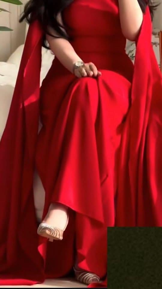 ✨ فساتين للبيع ✨

فساتين ملبوسات مرتين فقط وبحالة حلوة جدًا 🤍  
👗 القياس: 40–42

❤️ الأحمر: 35 ألف  
🩷 الوردي: 25 ألف

للمهتمات والتفاصيل أكثر، التواصل على الرقم 📞  
***********

✨ اللي تحجز أول إلها
