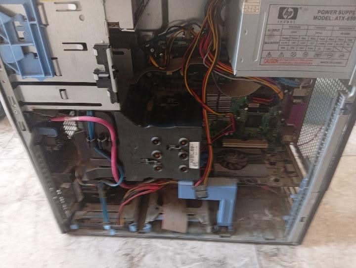 حاسبه للبيع فحم  25 الف وبيها مجال مابيها بطاريه بايوس
مواصفات 
Intel Core 2 Quad
GT 730 2GB
HDD 500
 اي استفسار عندك راسل الواتساب
***********
