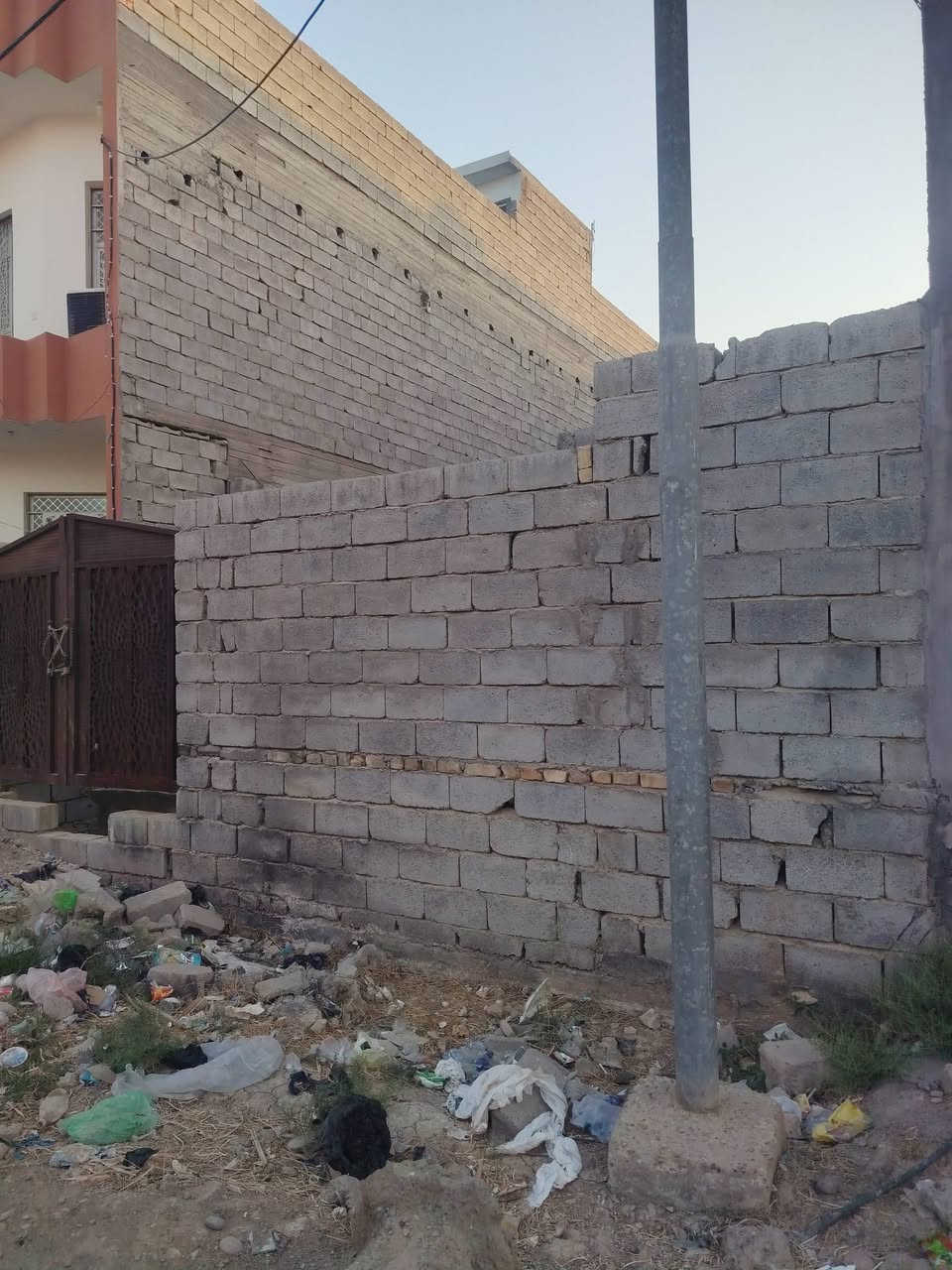 هيكل للبيع ملك صرف مساحه 150 متر واجهه 7 ونص نزال 20 منطقه كامله الارهاب تحرير مي كهرباء مجاري انترنيت محلات مدرسه صيني مقابيل منطقه السعر ب85 مليون بيه مجال للشراي استفسار خاص اتصال عل رقم ***********
