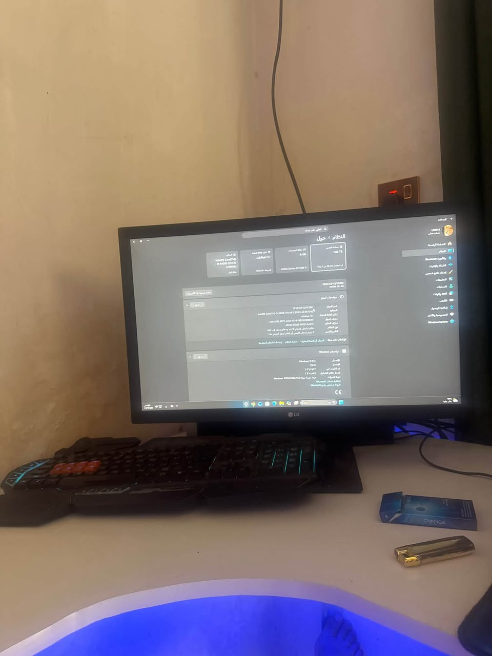 للبيع هاي مواصفاتها ابيع شلعه وحده الكيس ولشاشه ولليوبي اس وياها رايدها ب 700 وبيها مجال ***********
