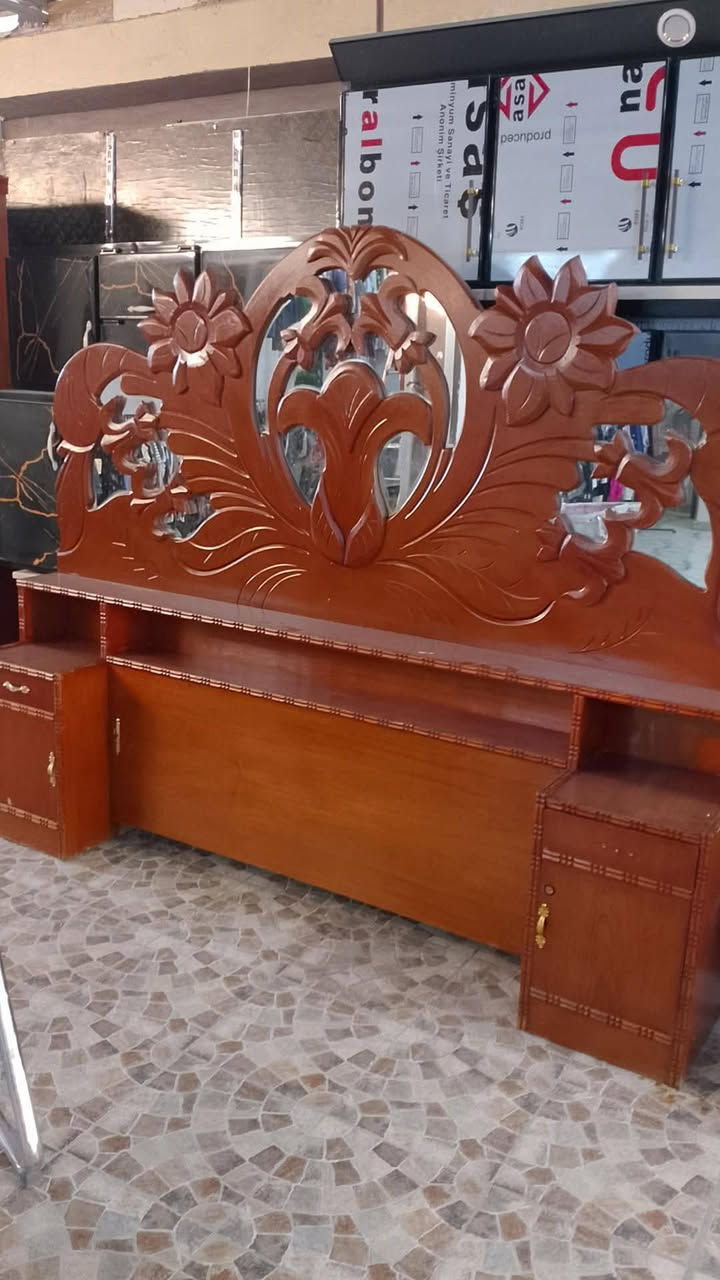 غرفه نوم خشب عراقي مستخدم شي قليل اخو جديد نضافه فول زورونا معرض السليمانية البيع وشراء الاغراض المنزليه...قادسيه قطعه500.تواصل عل الرقم واتس اب ***********...تجدون مايسركم .ادارة.سعد الامير
