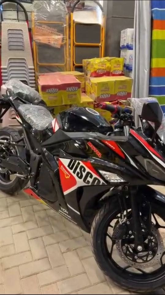 زيرو شرط تشدها بأيدك
تصفية مخازن 
ملف 3000
بطاريات ليثيوم 72v
 دراجة تمشي بالشحنة تقريباً 70k
 تشدها بيدك تجيك زيرو 

سعر الوحدة 2مليون و 400 الف 

***********
