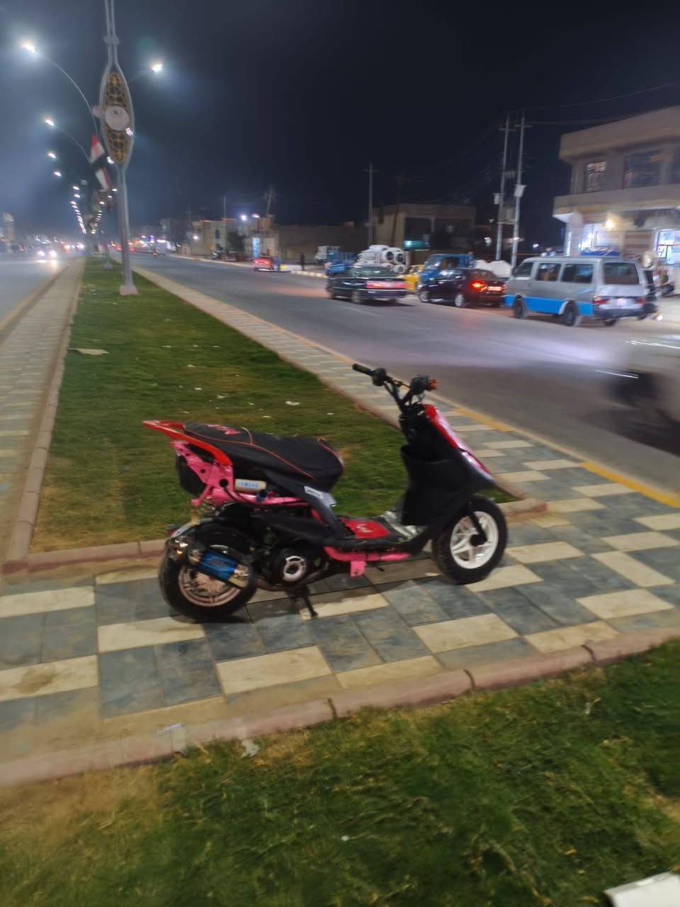 سلام عليكم شباب دراجه ماكس عدله كامله مكمله ما بيهه اي نقص دراجه مال لعب ما ذب عليهه ولا ربع بوشه 49ونضافه مثل ما واضح بصور سعر 350وبيهه مجال  
رقم *********** العنوان ديالى بعقوبه
