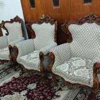 قنفات رئاسيات • ١٨ كرسي