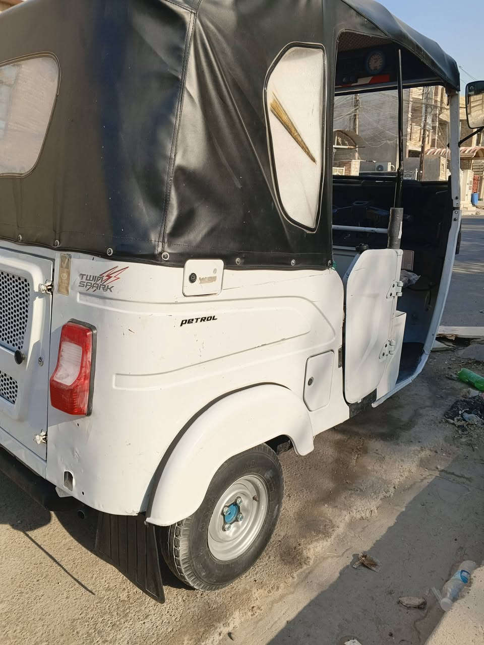 تكتك للبيع موديل 21شهر شهر 12رقم وسنويه بغداد نكليزي تحويل ثاني يوم باسمي بيه طخات بسيطه السعر 6700وبيه مجال بسيط مكاني الشعب ***********
