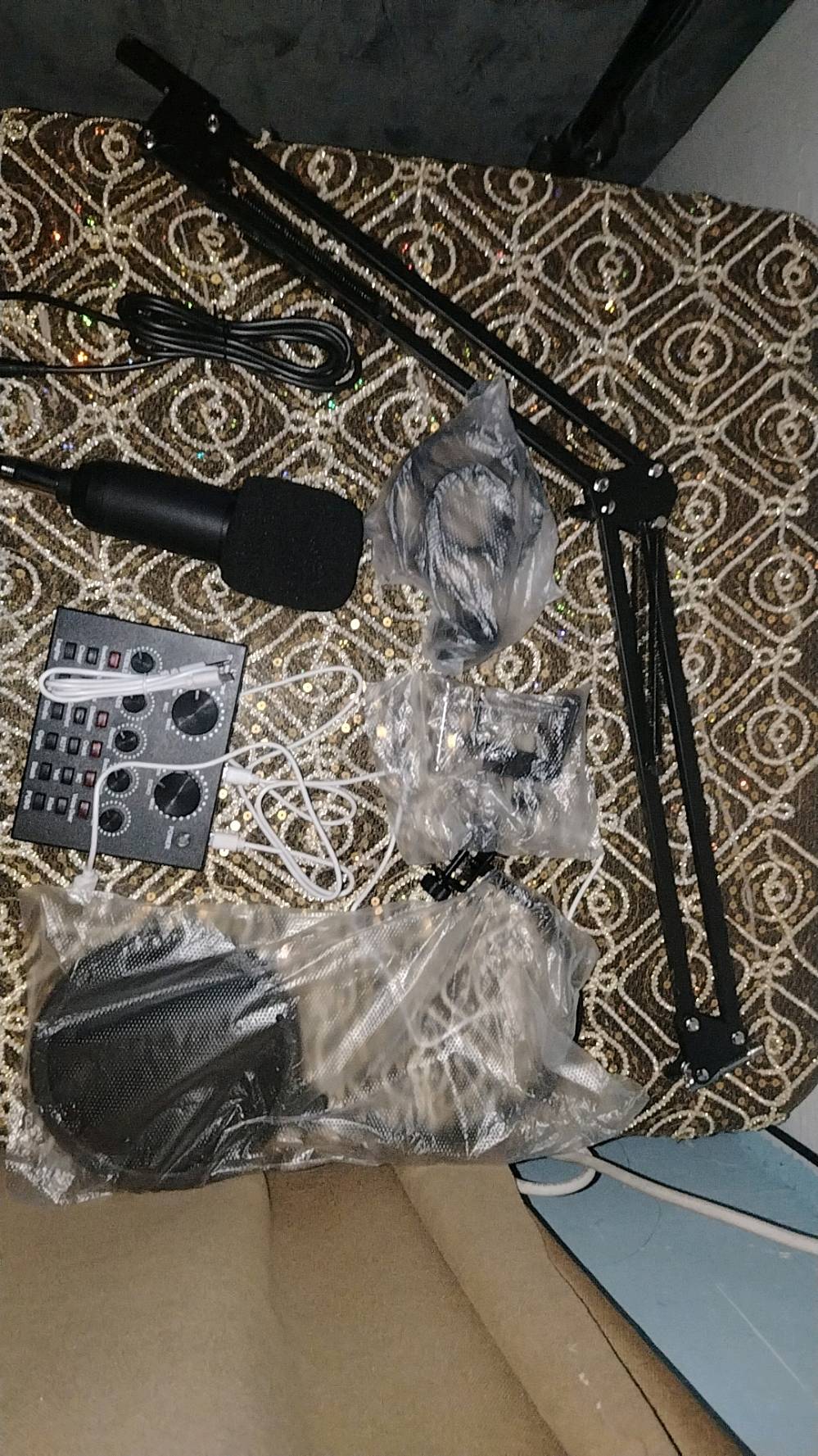 جهاز v8 مكسر كامل مكمل 15 راسلني واتساب ***********