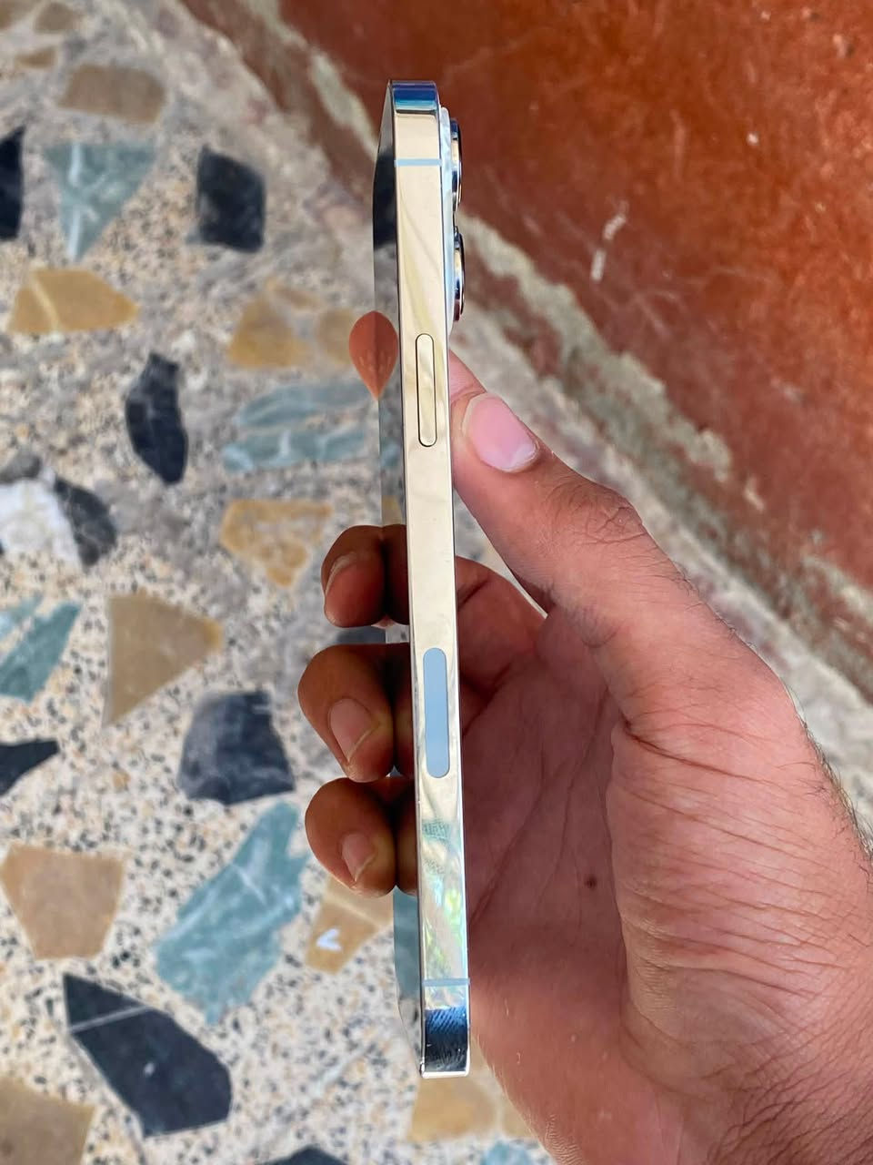 ايفون 13 برو ماكس ذاكره 256 بطاريه 76 اصل الجهاز وتر ابروف تك سيم كارت الجهاز شرط الفحص لون ابيض 
السعر :700 او بي مجال حگ الجيه 
للاستفسار :***********
