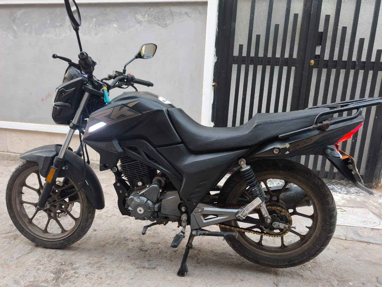 دراجه اركي 200 مرقمه رقمه اربيل سنويه بااسمي رايده مليونين و300وبيه مجال *********** تواصل هدا رقمي عنواني بغداد الدوره
