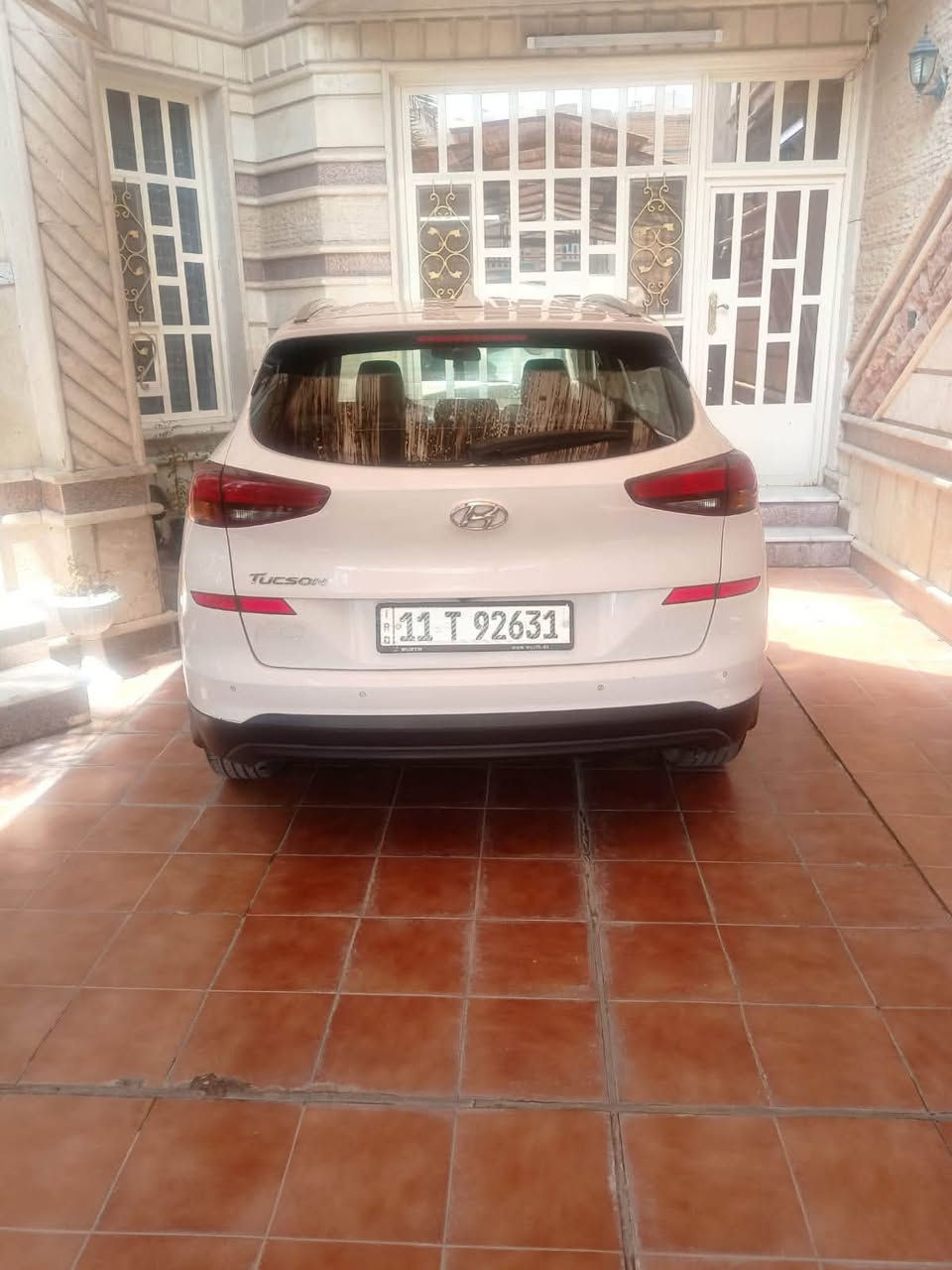 HYUNDYI TUCSON(وكالة القاصد)
الموديل :-2019
عداد المسافة :-70000 كم
حجم المحرك :-2000 doch 
لوحات التسجيل :- بغداد بأسمي سنوية مجددة 2029 
المواصفات :-
1- بصمة ابواب وصندوق وتشغيل
2- نظام ترحيب عند الاقتراب
3- كرسي السائق كهرباء
4- كشنات جلد
5- شاشة اصلية +كامرا خلفية
6- اريل نفكيتر
7- شاحن واير ليس 
8- وبقية المواصفات الاساسية .
السعر :-18.500$ قابل للتفاوض
العنوان :- شارع فلسطين - حي المهندسين
للتواصل :-***********
السيارة مكفولة من الحادث والبارد والصبغ
