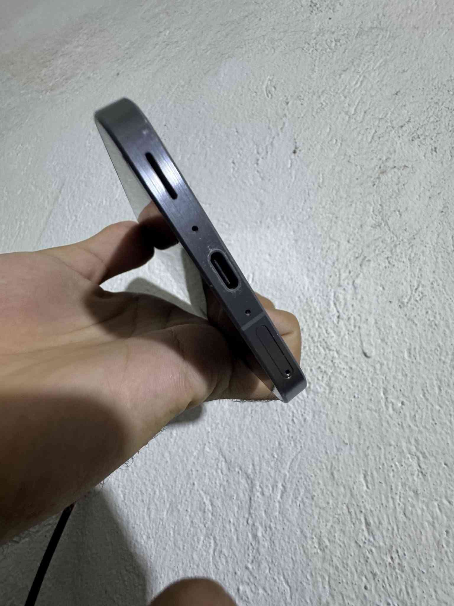 سامسونج A56 5G نسخة الشرق الأوسط، دبل سيم، 256GB رام 12GB. جهاز نظيف واستخدام طبيعي، بس بيه كسر بسيط بزاوية الشاشة وما يأثر على الاستخدام. بدون كرتونة وملحقات، جهاز فقط. بغداد – البياع. أراوس 13، 14، 15، 16 وأقبل تبديل بشاشة أو جهاز مناسب.

نص مكتوب في الصور:
- العناية بالجهاز جيد قم بالتحسين الآن لتحرير مساحة إضافية في الذاكرة. تحسين الآن البطارية ٤٣% بقي ١ من الأيام ١٩ من الساعات مكان التخزين ١٢% مستخدم ٢٠,٩ جيجابايت | ٢٥٦ جيجابايت الذاكرة ٤٨% مستخدم ٥,٧ جيجابايت | ١٢ جيجابايت حماية التطبيق غير مفعل الأداء
- حول الهاتف Galaxy A56 5G إعادة تسمية اسم المنتج Galaxy A56 5G اسم الطراز SM-A566B/DS الرقم التسلسli R5CY72668NE SIM 1 رقم الهاتف 22222 الشبكة zain IQ IMEI 1 356749201256676 SIM المتاحة IMEI 2 356836791256677 معلومات الحالة معلومات قانونية