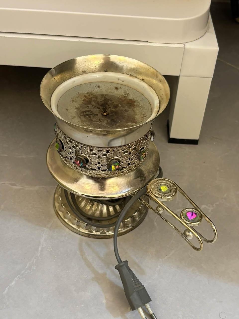 صوبه3 وجوه كهربائيه 25 الف
جهاز شمع نضيف 10
مباخر كهربائيه ب10 والفحم 5
فرشات بهويمي الاصلي جدد مامستعملات ابد قياس 7*4 ماخذه 200 رايده 125 
فرشه بوهيمي جديده الاصلي قياس 4 ونص * 3 ونص ماخذه 125 رايده 75 الف
بورنص اطفال حديث ولاده جديد10 
فرشة جربايه مستعمل مره وحده عل 25 والله ماخذ الوحده 75 
ناصريه مركز ***********

نص مكتوب في الصور:
- 4 X 4