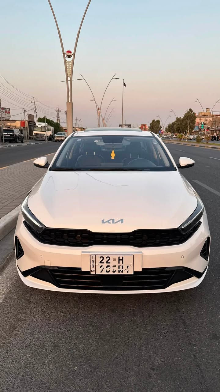 السلام عليكم
كيا k3 
موديل 2024 
ماشيه 15 الف
كفاله عامه بيها بس رصعه بالبنيد وبي دي ار بالجاملغ كلش خفيف
رقم أربيل باسم شركة 
سياره جديده وكلش حلوه 
فوول مواصفات 
مكان البصرة
سعر 138 بيها مجال للشراي
هـ ***********
