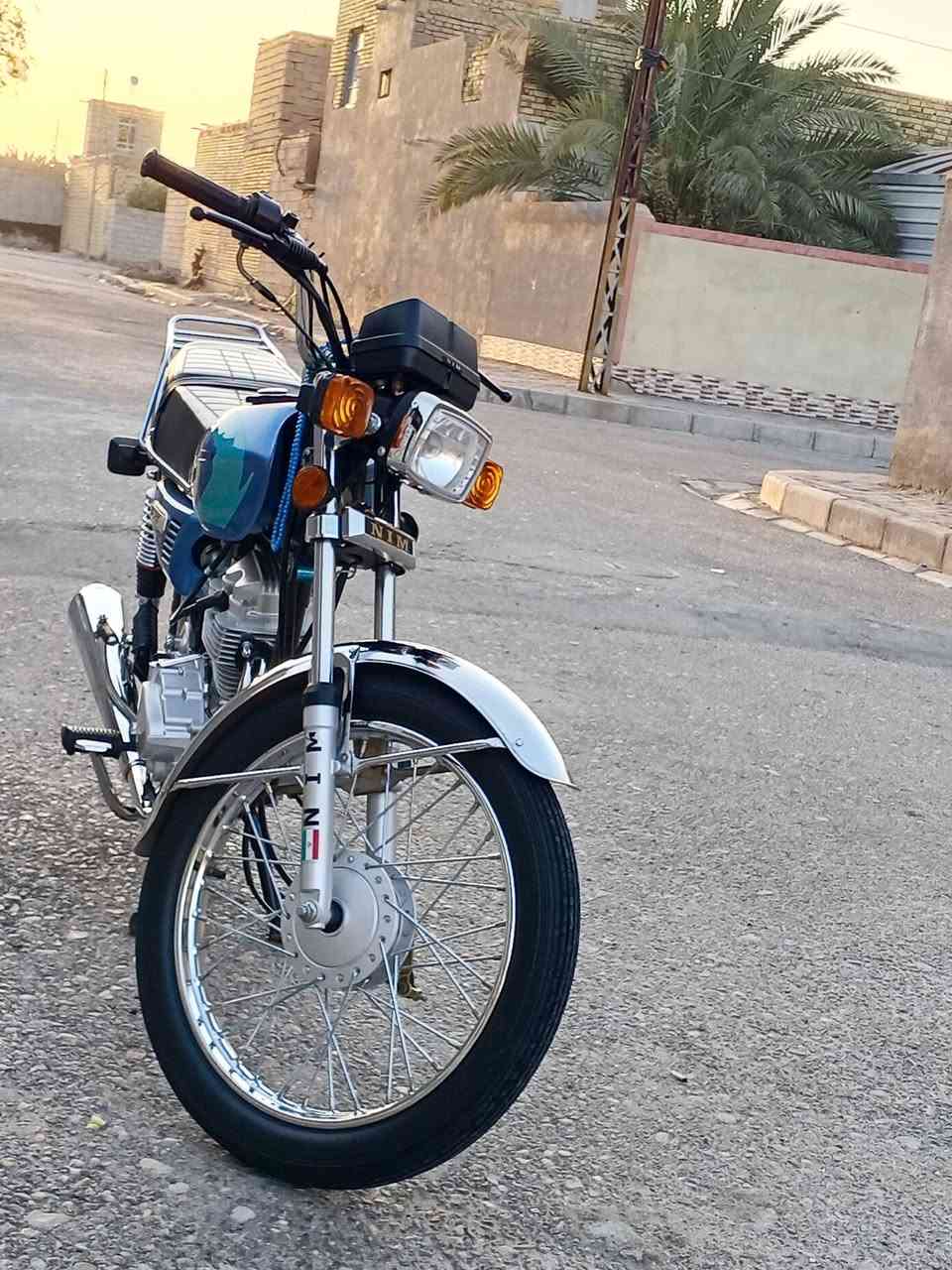 السلام عليكم دراجه ايراني نامه امتياز الدراجه نضيفه ومكفوله ومامتعوبه الدراجه بس وصل  وكيلها بل كحلاء السعر ب800 والشراي بخدمته مكاني عماره ***********
