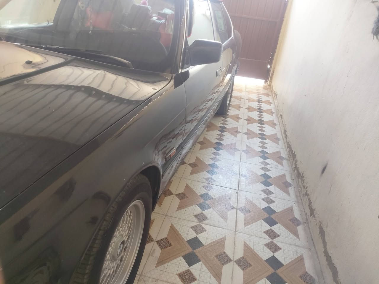 بي ام  535 اصل وفصل سياره جاهزه من كلشي سياره حلوه كعدتها حلوه بل واقع بعد احلا الي مو شراي رجائن لا يكسر بيها والسعر 65 وبيها مجال    *********** الرقم
