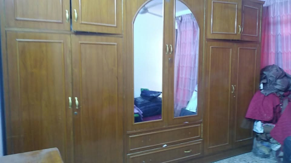 السلام عليكم غراض للبيع مكان حي الجهاد تواصل مع الرقم***********
