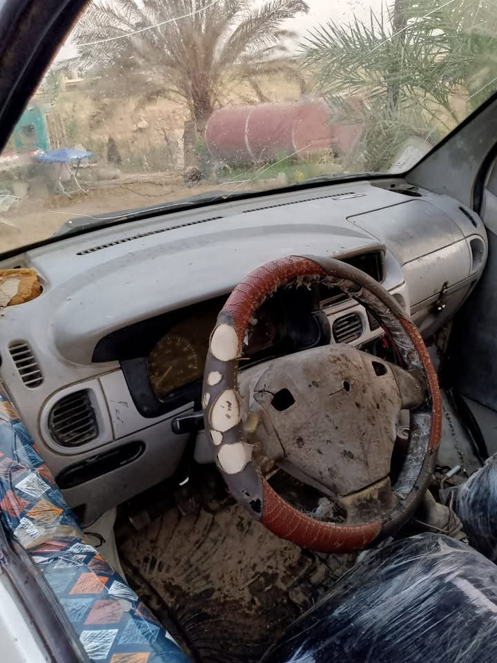 سلام عليكم كيه فاو گره لبيع سياره كامله من كلشي اوراقه موجوده منفيس كير مكينه اكسل مكفولات 
سعر 18$وبيهه مجال حك جيه ديالئ المقداديه 
هـ***********
