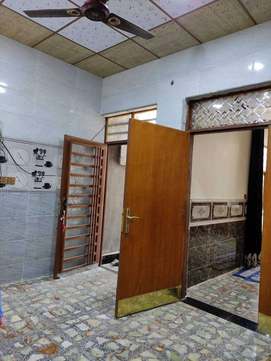 الدار للبيع حي الرحمه شارع المختار الثقفي خامس بيت عن شارع عشرين
105 متر بناء 2026 درجة اولى صب كونكريت وطابوك
استقبال ومطبخ بارد وحار وصالة وغرفة
السعر 75 
للاستفسار ***********
