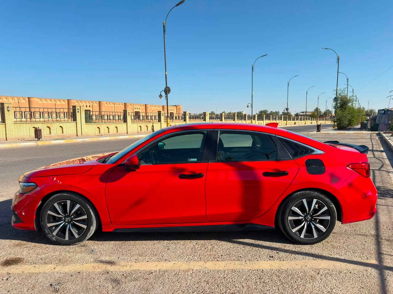 للبيع فقط 
هوندا سيفيك EX 2023 تيربو
• محرك 180 حصان
• قير CVT أوتوماتيك
• ممشى 46 ألف كم
• لون أحمر
• داخلية أسود قماش
• تدفئه مقاعد
• فتحة سقف كهربائية
• بصمة
• تشغيل عن بعد
Android Auto و Apple Carplay + شاشة •
• كاميرا خلفية
• رادار و مثبت سرعه والمحافظة على المسار
• قيادة شبه ذاتيه
•الضرر واضح بالصور تبديل بنيد بدون دواخل 
• رقم بغداد وبسمي تحويل مباشر 
موقع السيارة / سامراء
السعر (125ورقة)
للشراء : ***********
