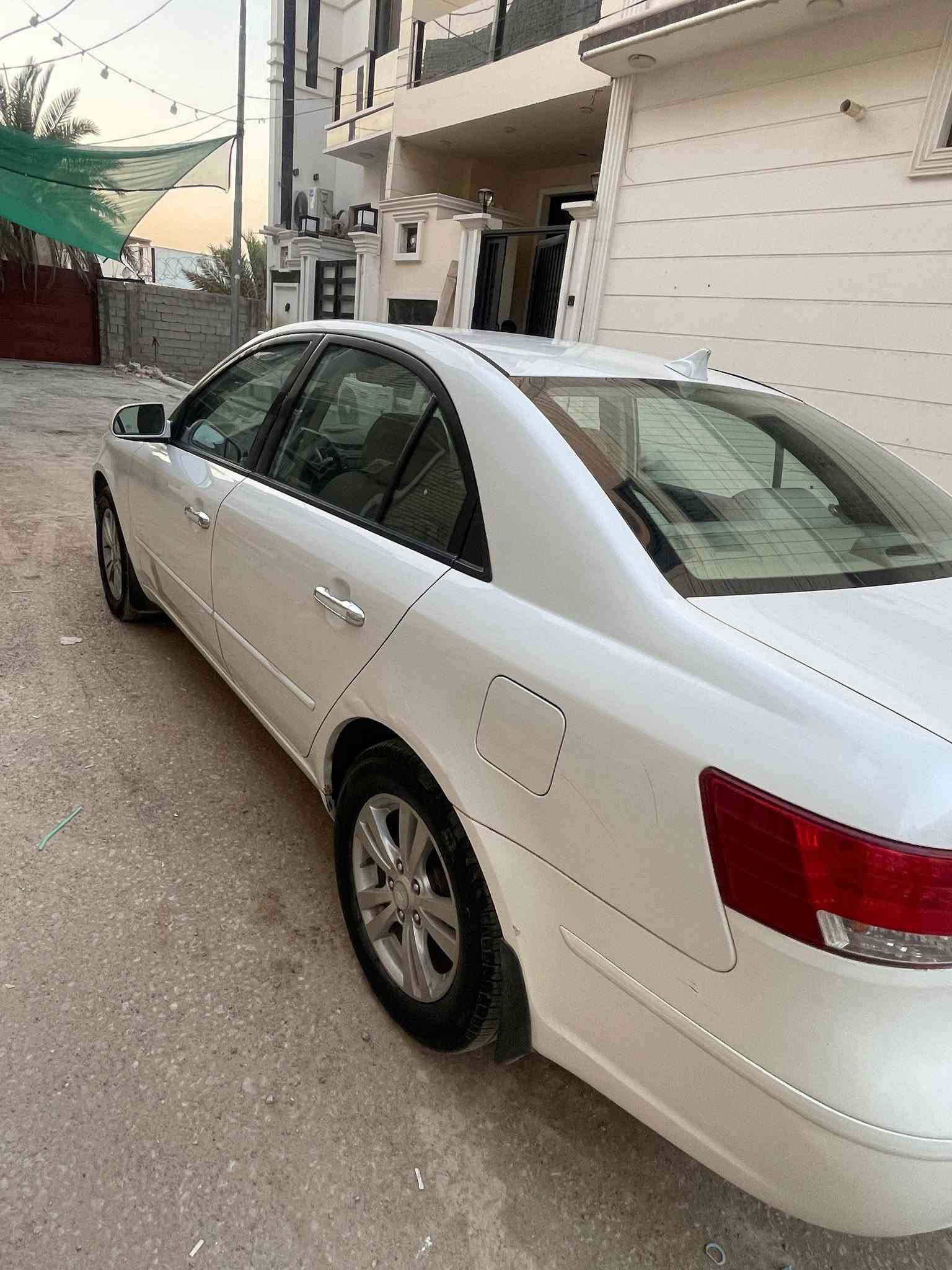 سلام عليكم سوناتا مقدس خليج 2009 مميزه 2400 بيه قطعه وحده معدله جاملغ الي منه بدون ضرر داخلي السعر 120او بيه مجال الرقم ***********
