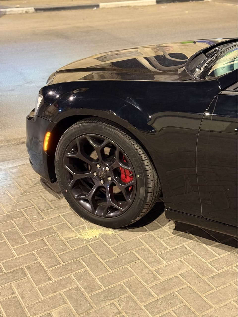 السلام عليكم 

كرايسلر اوباما LIMITED2020 للبيع اوصولي 

السيارة وارد امريكي بدون حادث بدون صبغ بيه بس بارد صور الفحص موجودة بالمنشور 

السيارة جديدة ونضيفة 

الممشى:70.000 ميل

المحرك:6 سلندر 3.6

مواصفات LIMITED معروفة 

-سقف بانوراما 
-كشنات جلد 
-كشنات تدفئة تبريد 
-كشنات خلفية تدفئة
-استيرن هيتر تدفئة 
-كشنات خزن ميموري
-شاشة كار بلاي 
-بصمة تشغيل وتشغيل عن بعد 
-حساسات خلفية 

2C3CCAEGXLH108792
رقم الشاصي اذا تريد اتشوف صور السيارة

السيارة رقم بغداد الجديد تحويل ثاني يوم

مكان السيارة البصرة.

رقم صاحب السيارة:‭*********** البصرة, العراق
