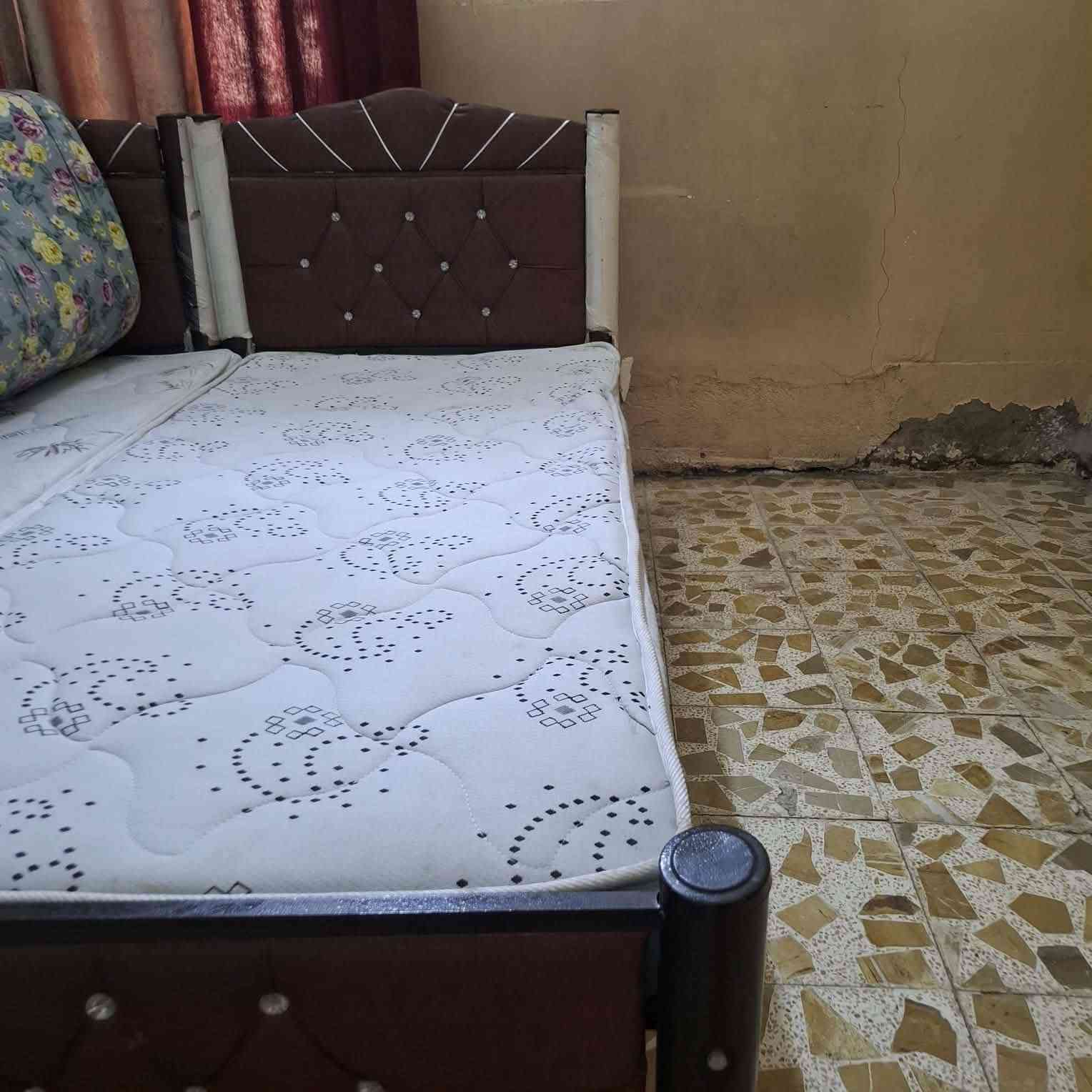 البيع بدون دوشك عدد ثنين سعر ثنيهن ١٥٠ وبيهه مجال 🔓
