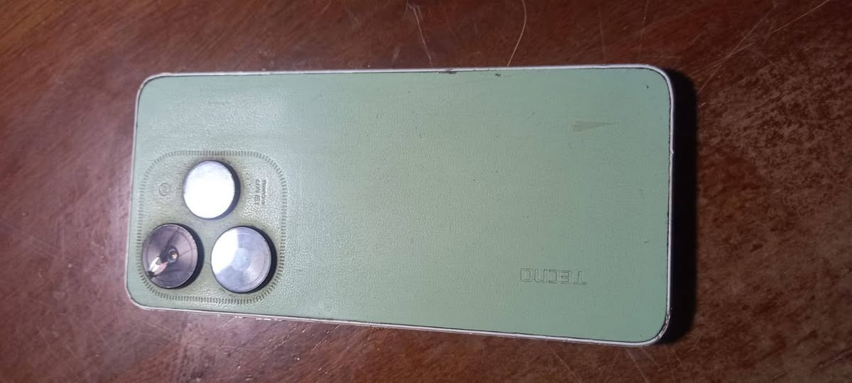 TECNO SPARK Go ٢٠٢٤ • روم ١٢٨ • شاشه وكالة